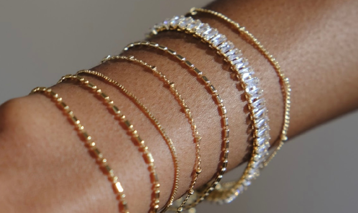 Delicate gold sales chain bracelet