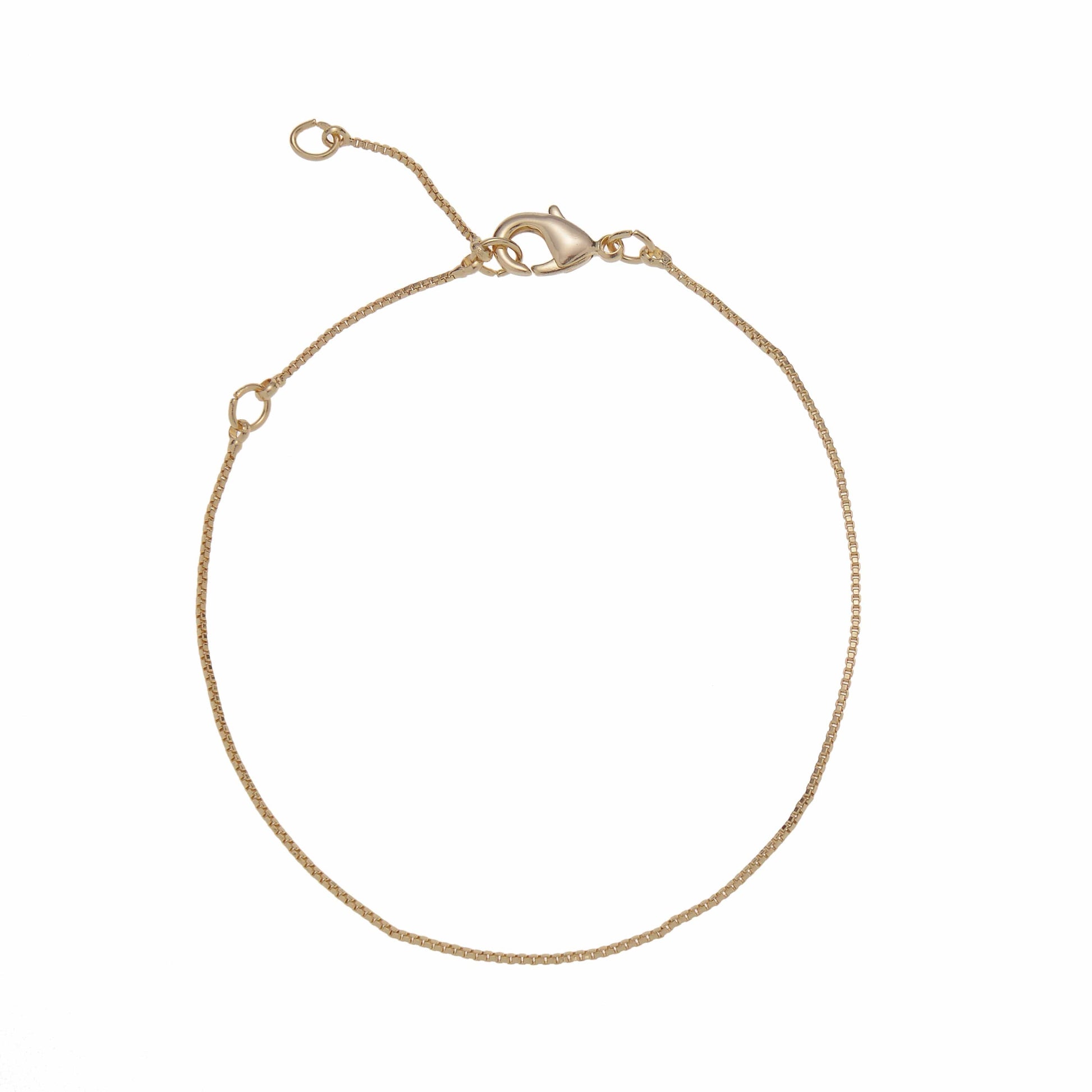 Gold-colored bracelets chain bracelet with a clasp.