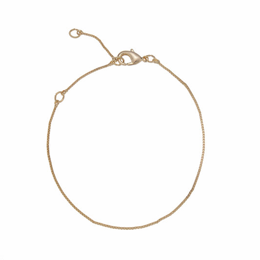 Gold-colored bracelets chain bracelet with a clasp.