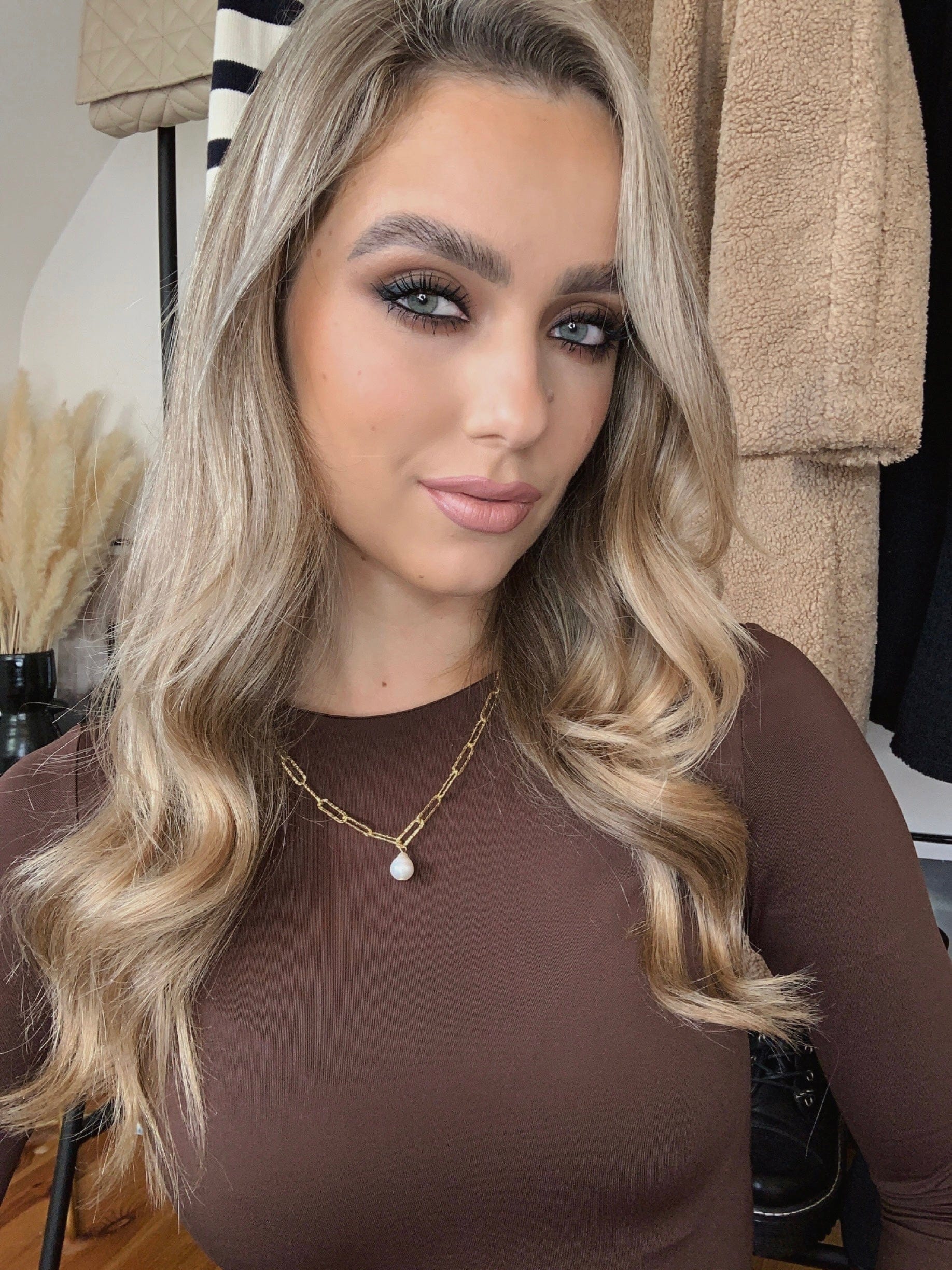 Chunky textured hook toggle with pearl drop charm