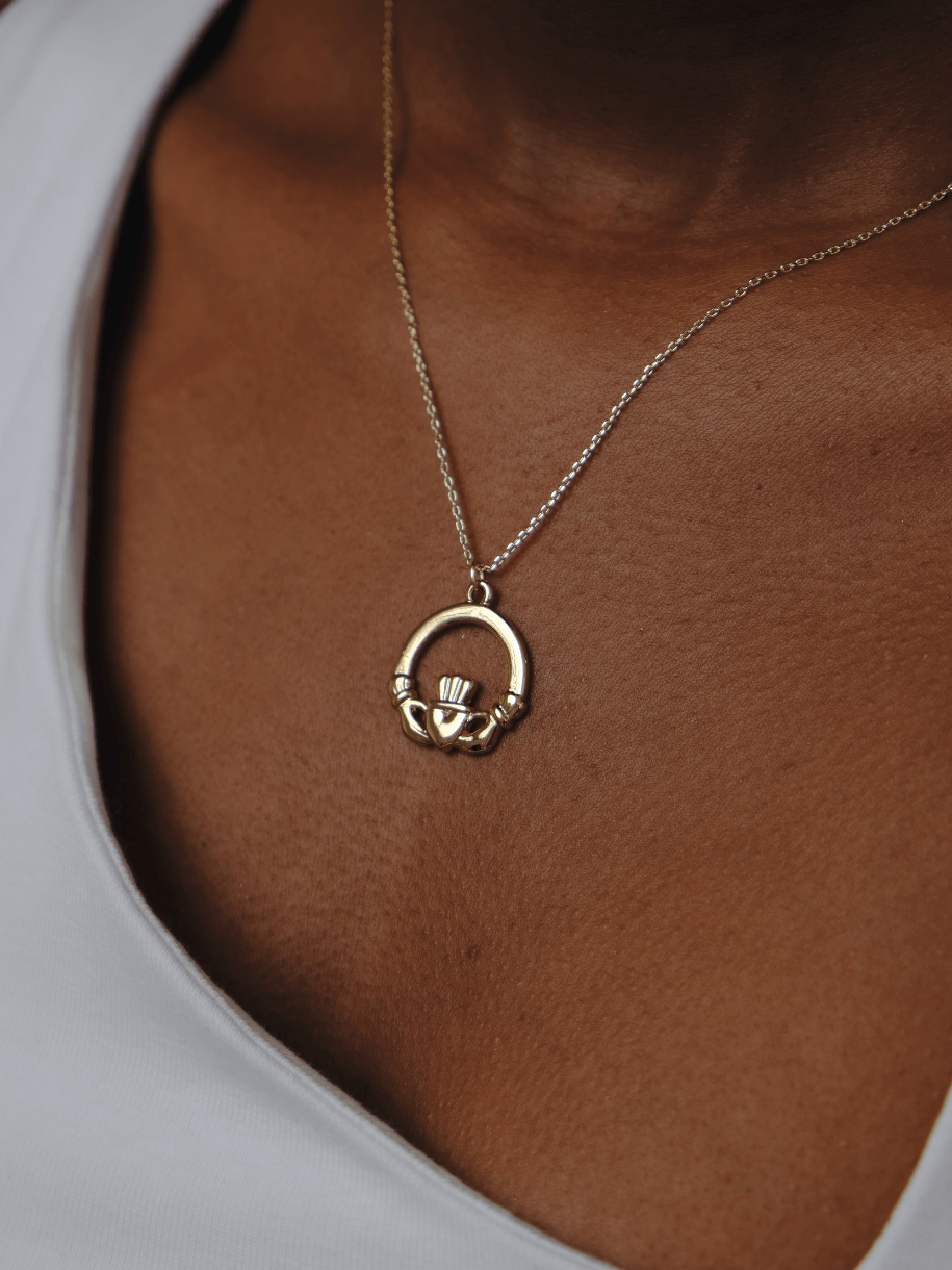 Claddagh pendant deals