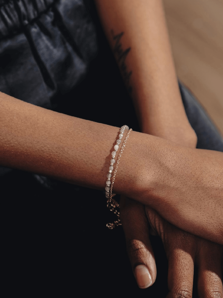 diamantae hand bracelet